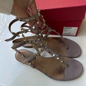 Valentino Garavani Rockstud leather sandals Blush